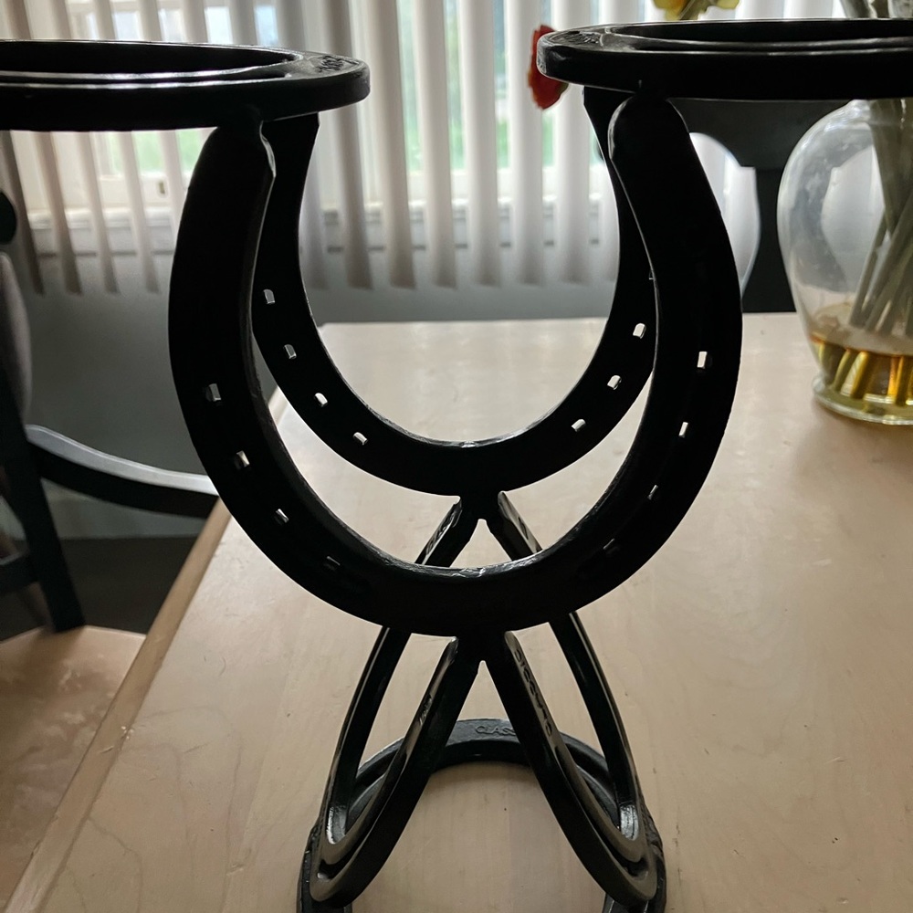 Classic Diamond Welded Horseshoe Wine Rack for Bottle and Glass